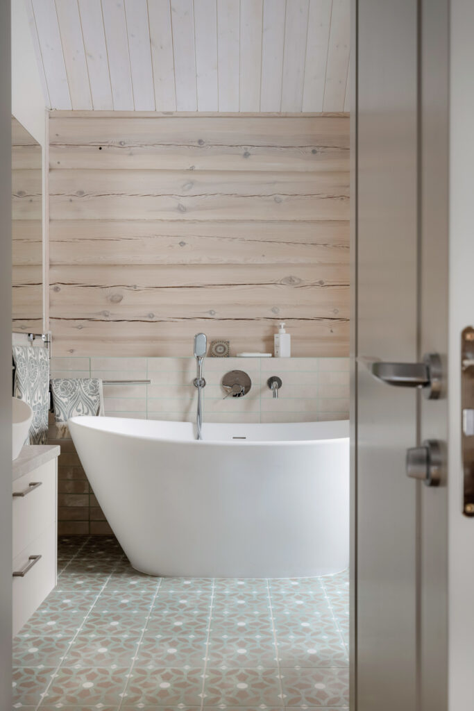 Laisvai stovinti vonia