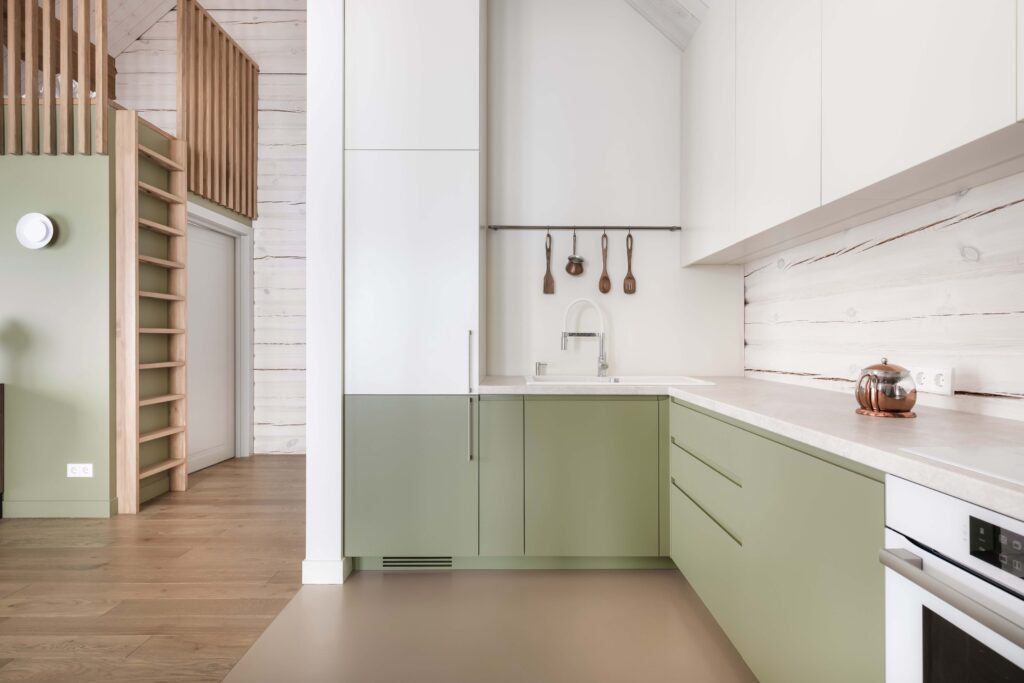 Žalios spalvos virtuvės baldai