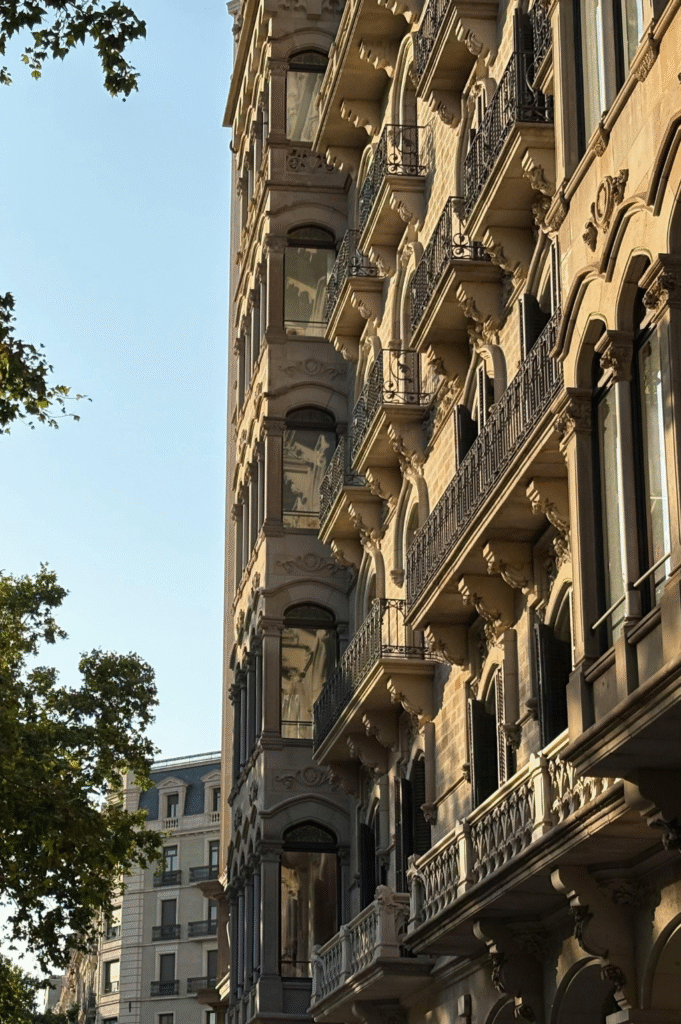 Buto Barselonoje fasado nuotrauka